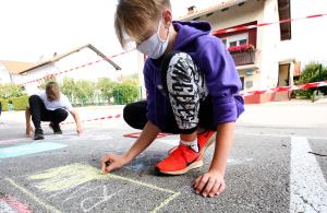ETM OTROCI PRI OŠ CERKNICA 03 FOTO LJUBO VUKELIČ